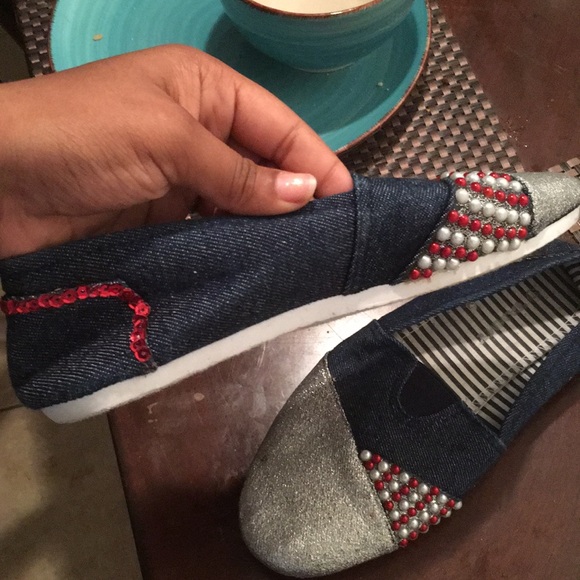 Shoes - Picture 4 of 5